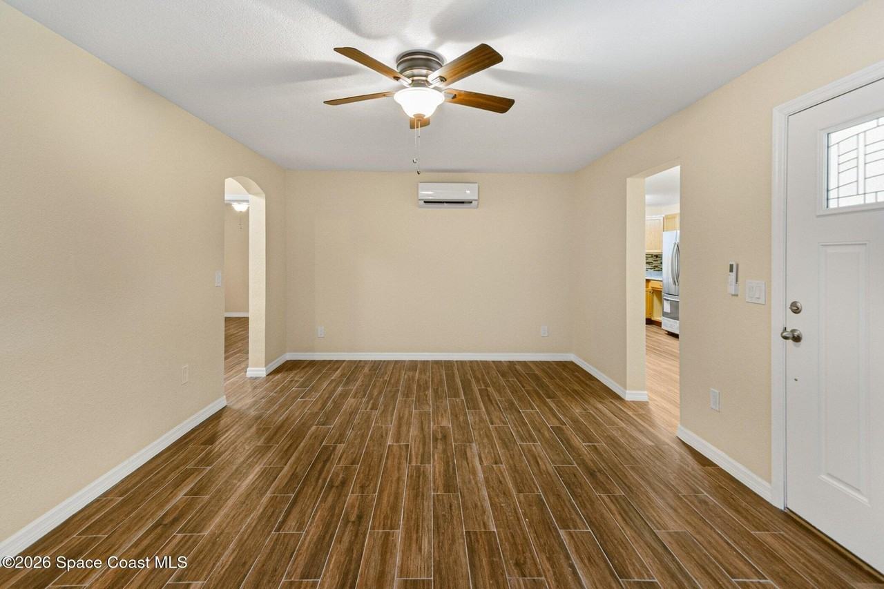 175 Nw Valencia Rd - Photo 4 of 24