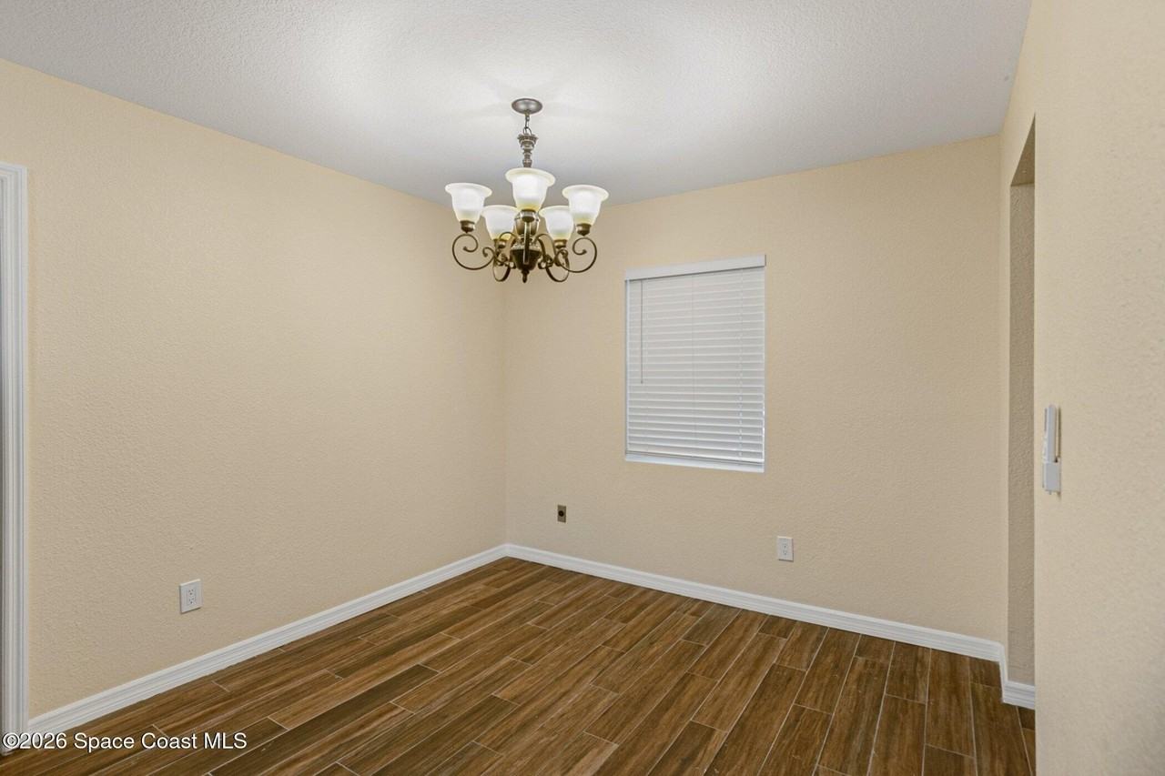 175 Nw Valencia Rd - Photo 6 of 24