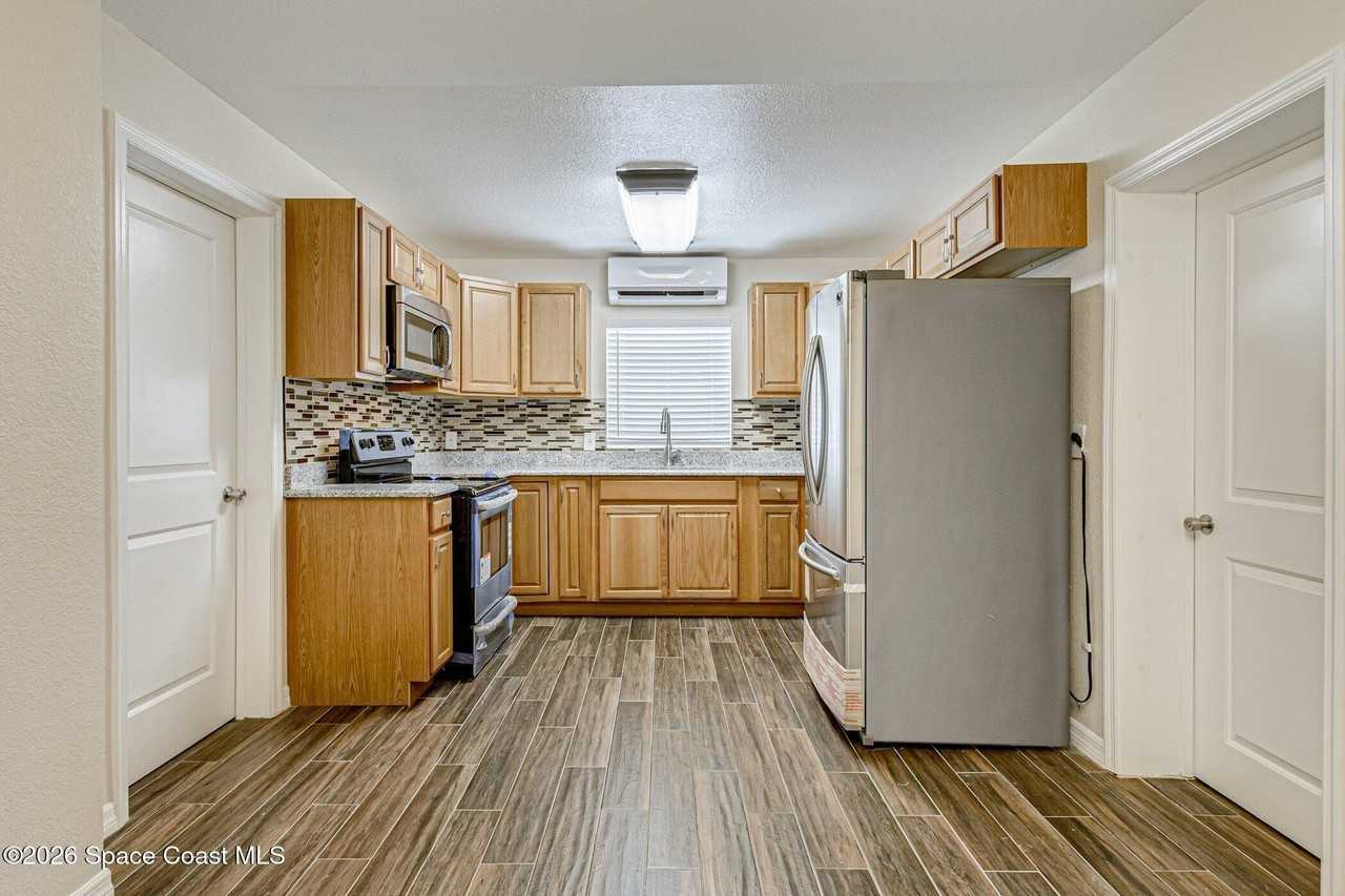 175 Nw Valencia Rd - Photo 7 of 24