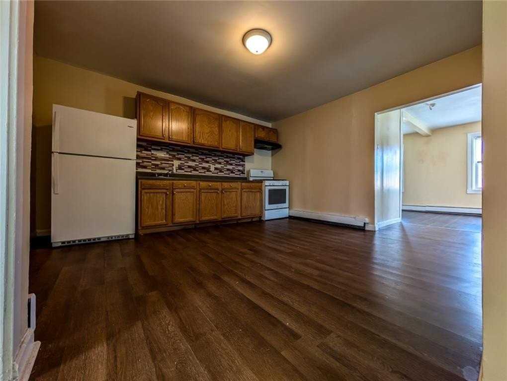 278 Sayles St #2 - Photo 4 of 29