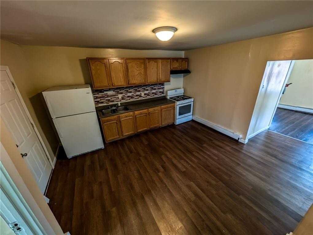278 Sayles St #2 - Photo 5 of 29