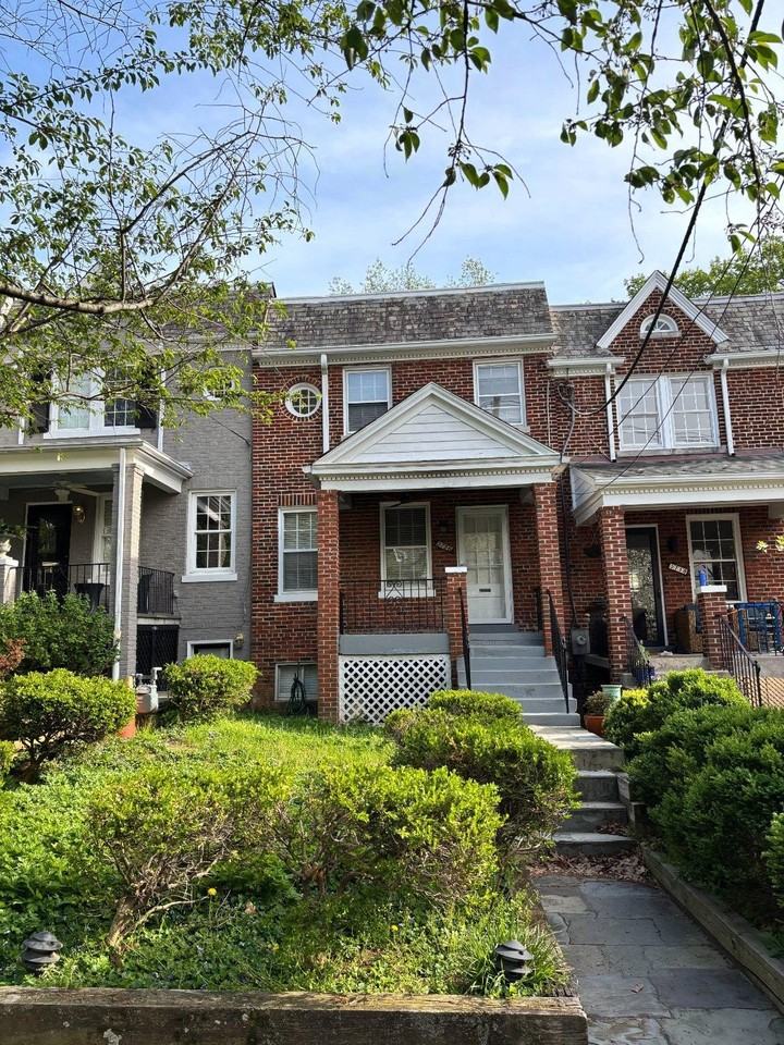 3756 W St Nw - Photo 2 of 20