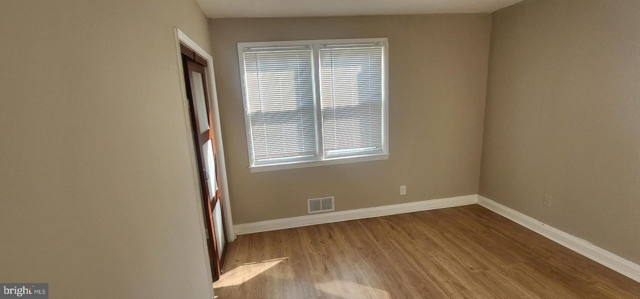 2518 Moore Ave - Photo 6 of 20