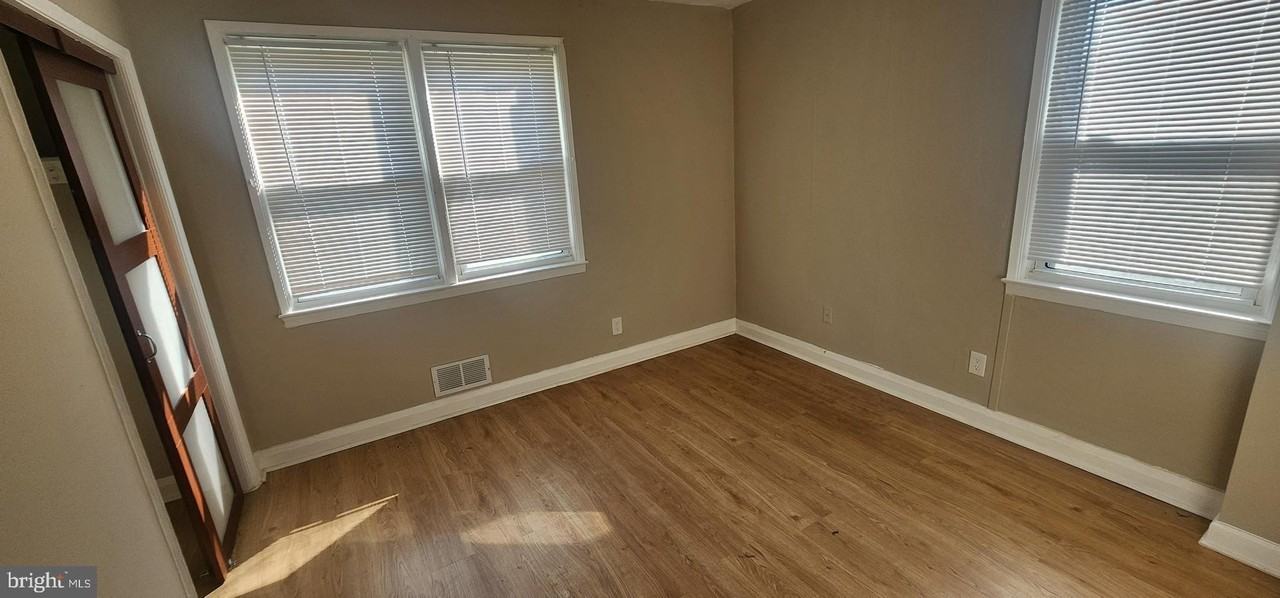 2518 Moore Ave - Photo 7 of 20