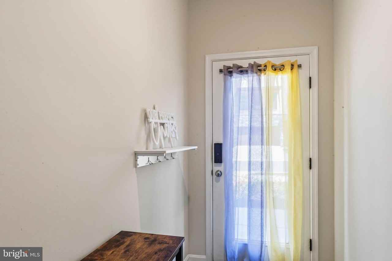 870 Amity St - Photo 2 of 50