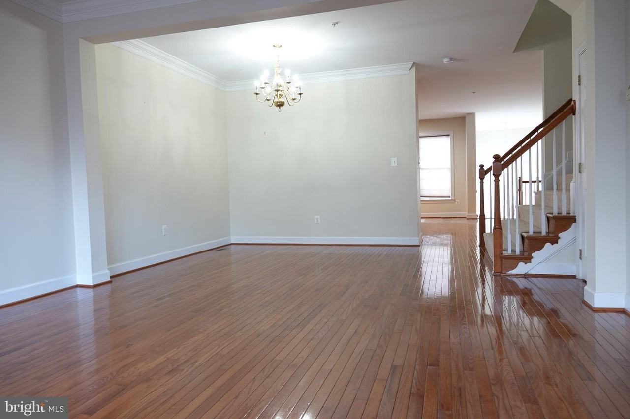 1112 Pleasant Dr - Photo 2 of 25