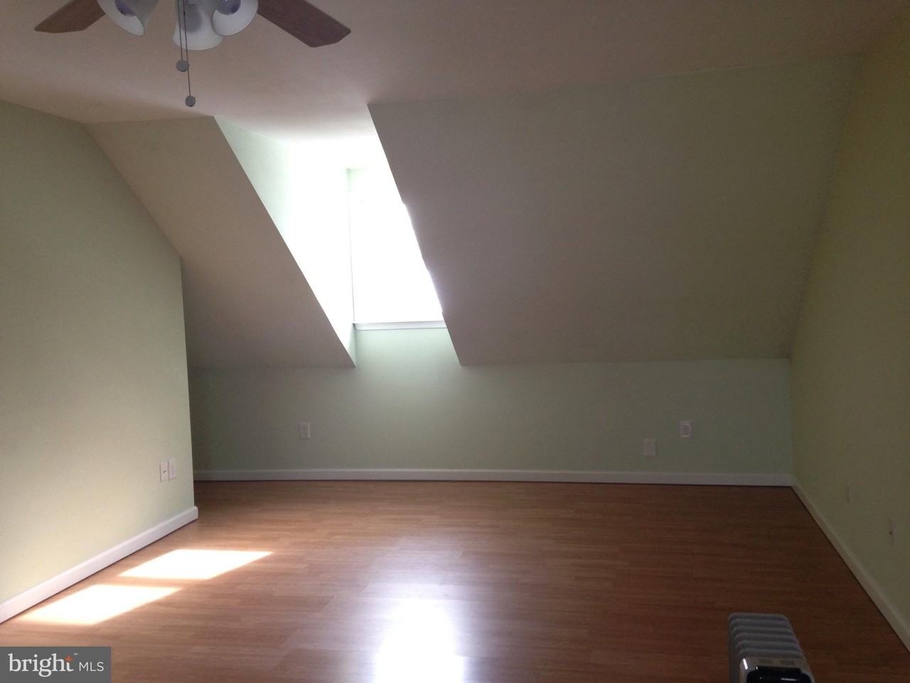 615 Adams St #1 - Photo 5 of 23