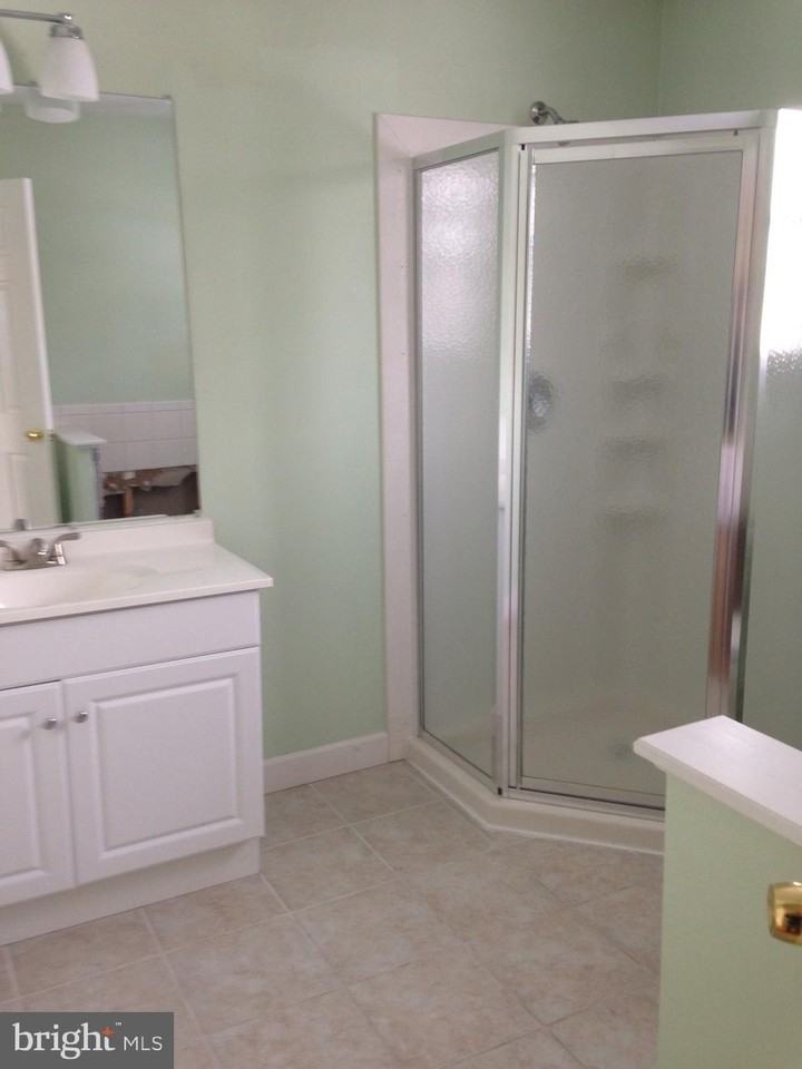 615 Adams St #1 - Photo 7 of 23