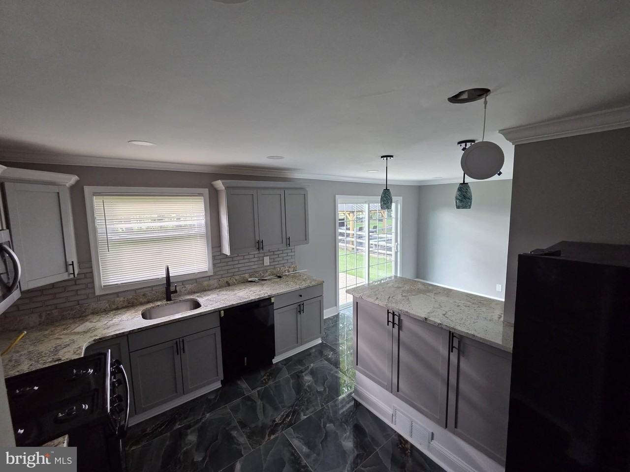 217 Cherry Ln - Photo 6 of 20