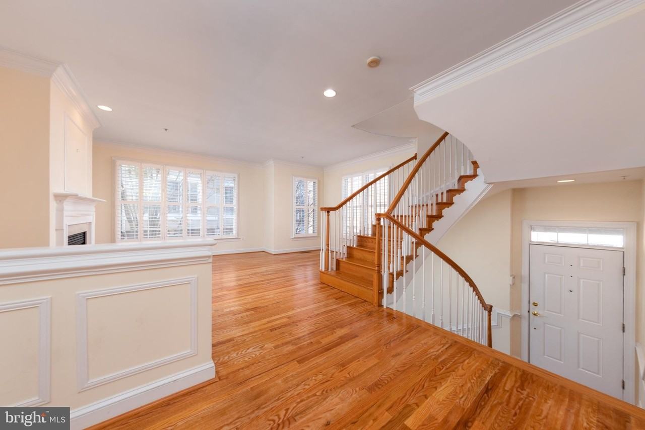 1308 Mclean Crest Ct - Photo 5 of 41