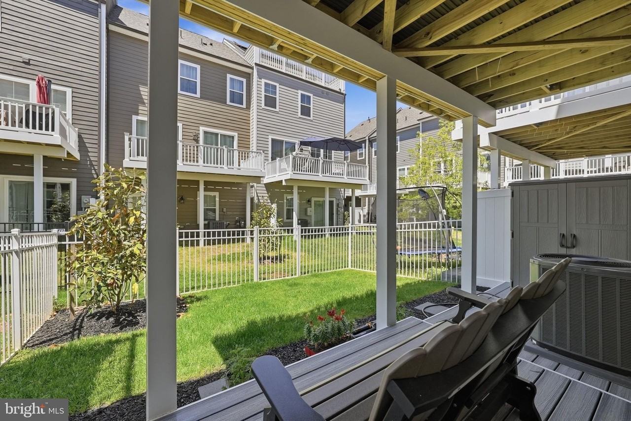 18359 Moss Garden Rd - Photo 6 of 50