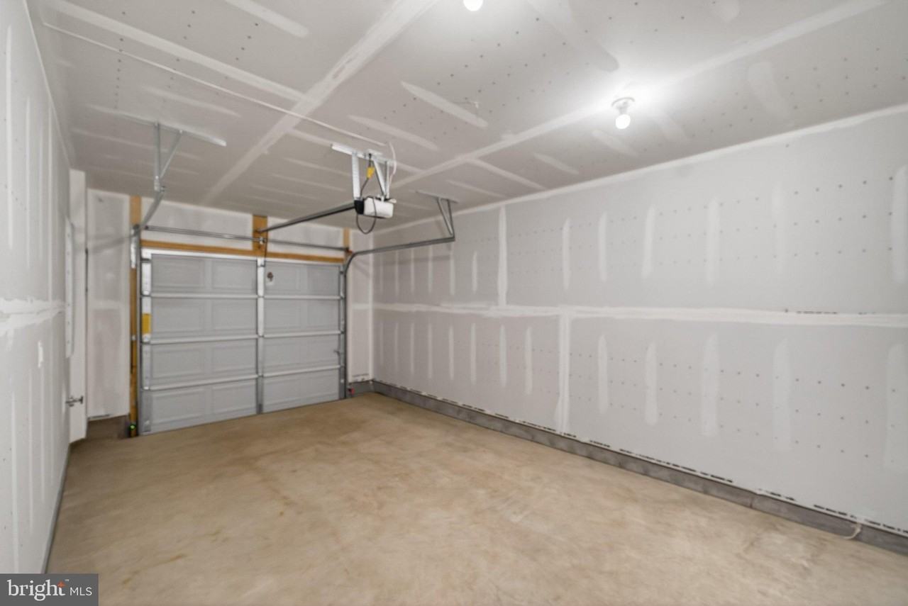103 Brashear Ct - Photo 2 of 26