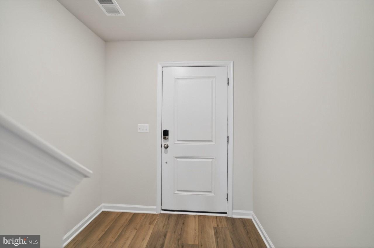 103 Brashear Ct - Photo 3 of 26