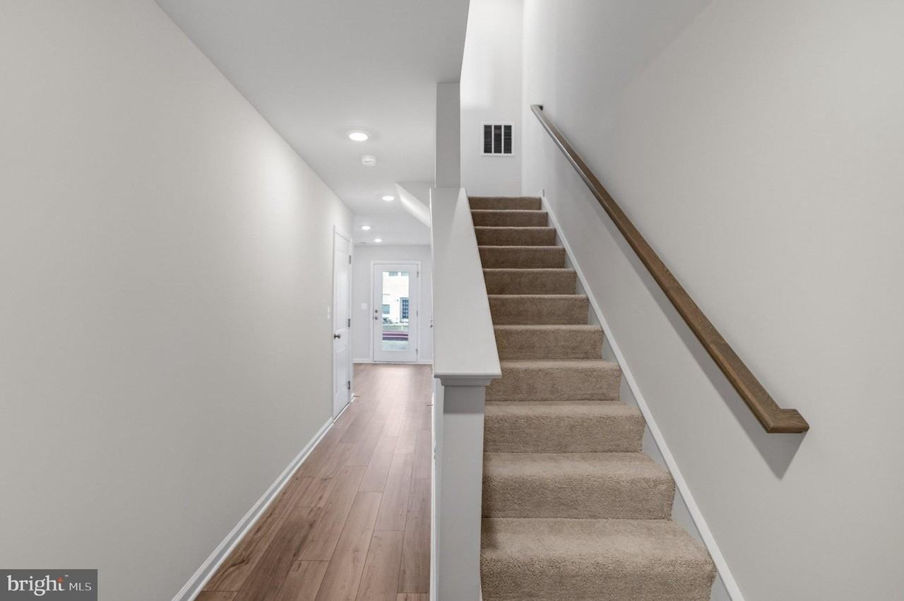 103 Brashear Ct - Photo 4 of 26