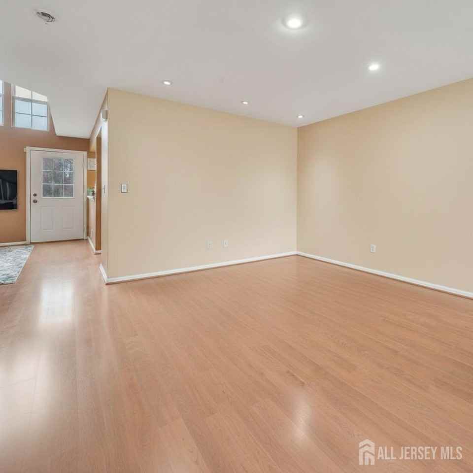 75 Jared Dr - Photo 4 of 19