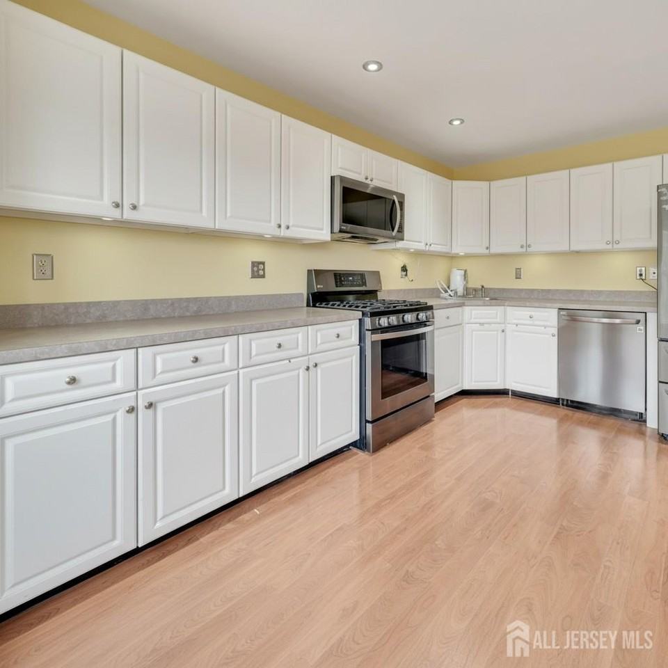 75 Jared Dr - Photo 5 of 19