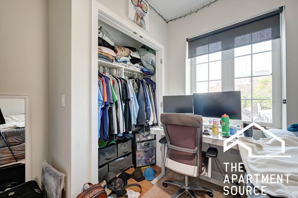 2512 N Halsted St #4 - Photo 5 of 17