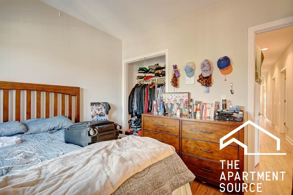 2512 N Halsted St #4 - Photo 7 of 17