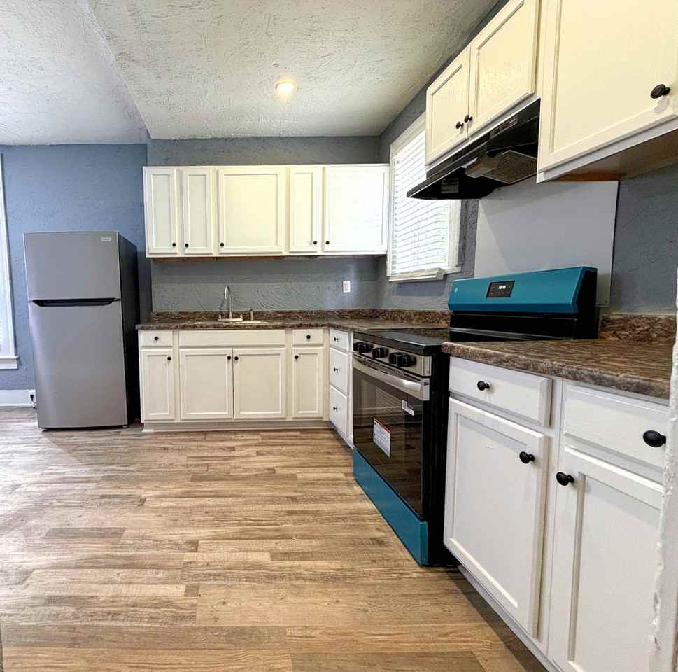 740 Arlington St #1 - Photo 5 of 44