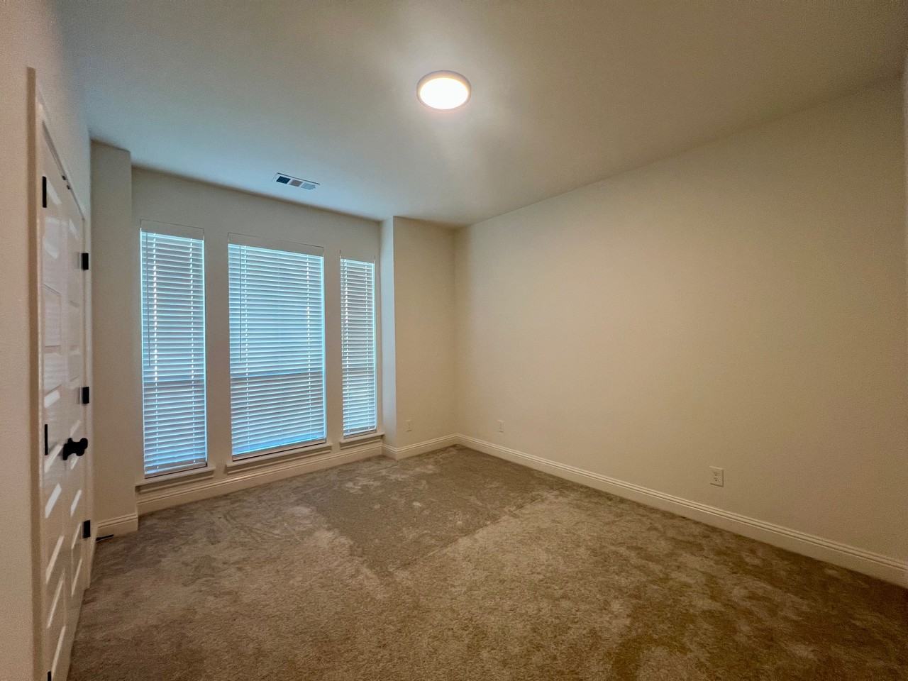 3006 S 14th Pl #1 - Photo 3 of 20