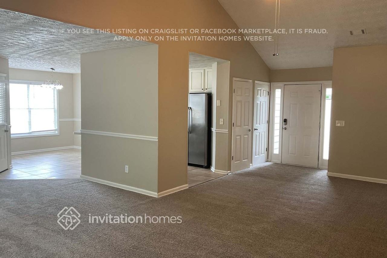 3990 Piper Glen Dr - Photo 2 of 16
