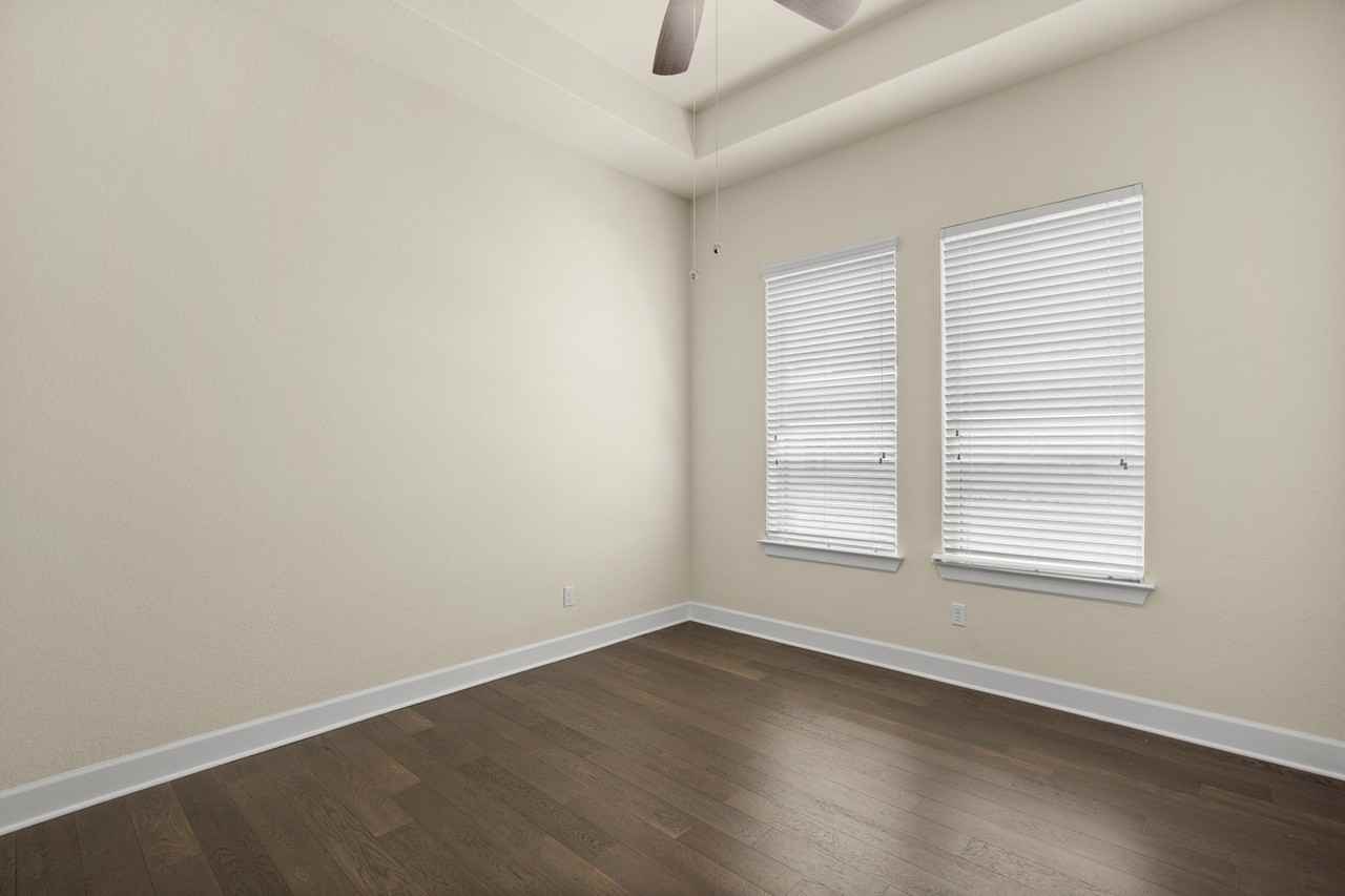 20317 Martin Ln - Photo 5 of 40