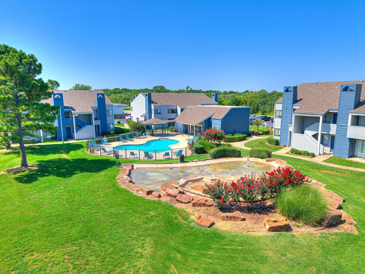 Boulder Ridge Apartments | Newly Remodeled East Tulsa | Broken Arrow Schools + W/D Hookups - Photo 3 of 50