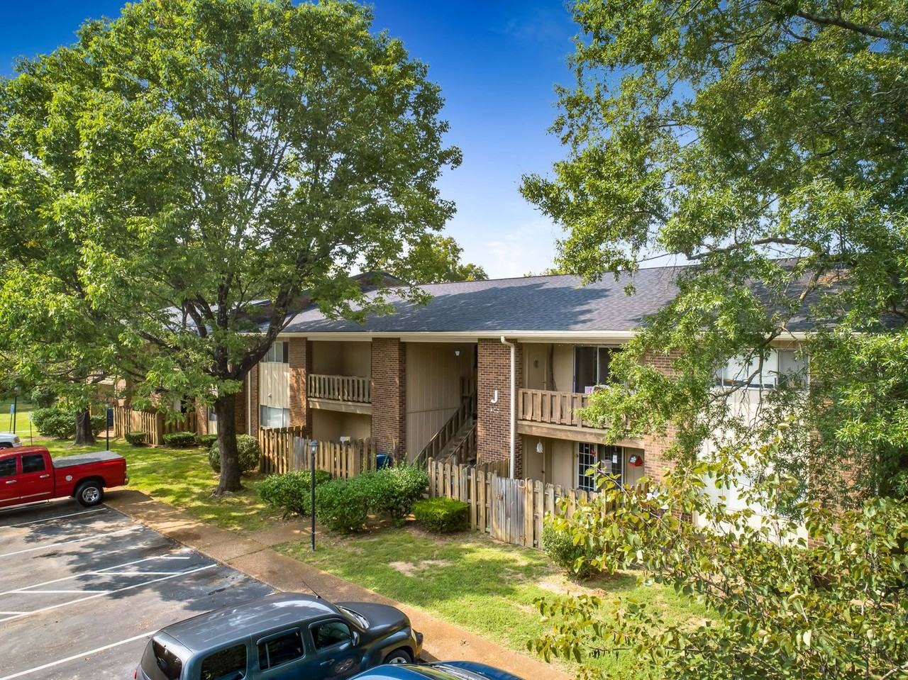 Coventry Square Apartments and Townhomes - Photo 7 of 22