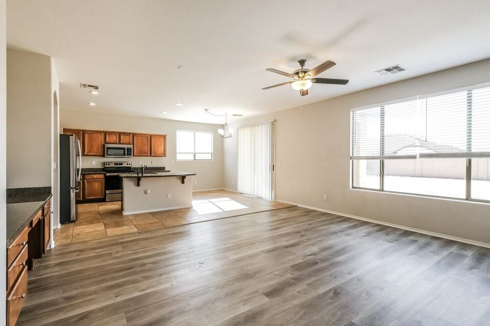 14079 W Bloomfield Rd - Photo 5 of 16
