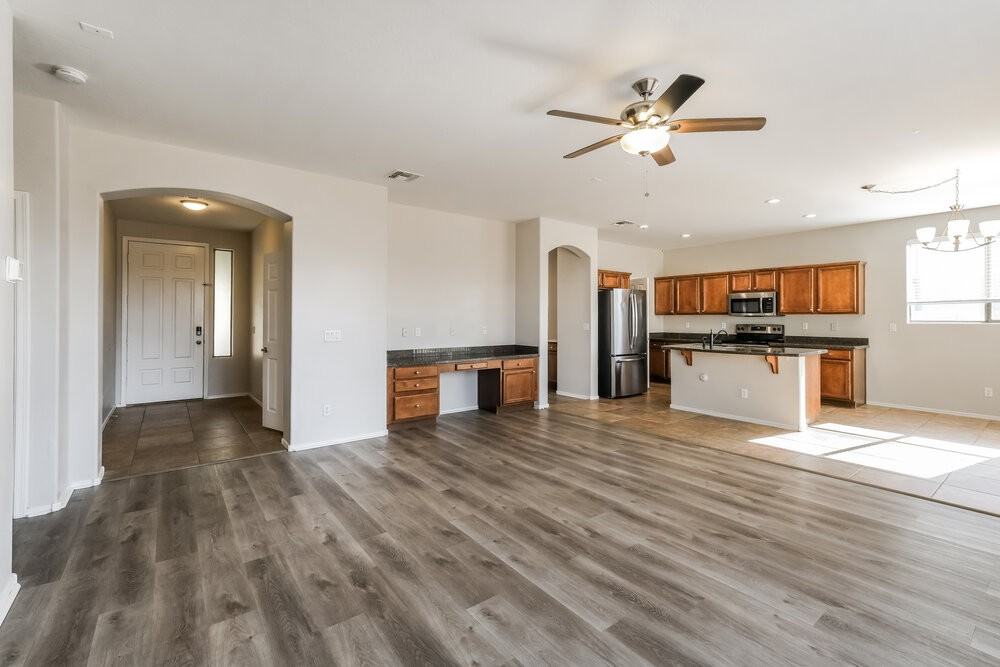 14079 W Bloomfield Rd - Photo 6 of 16