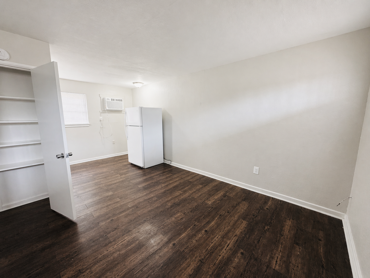 Stadiums Edge II Apartments (Studio/1 Bath) - Photo 3 of 16