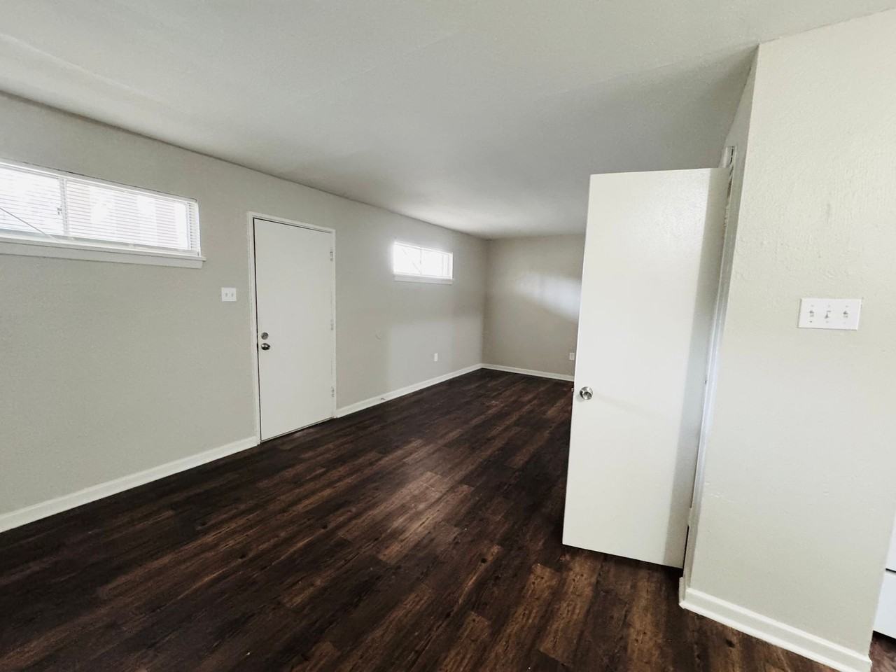 Stadiums Edge II Apartments (Studio/1 Bath) - Photo 7 of 16