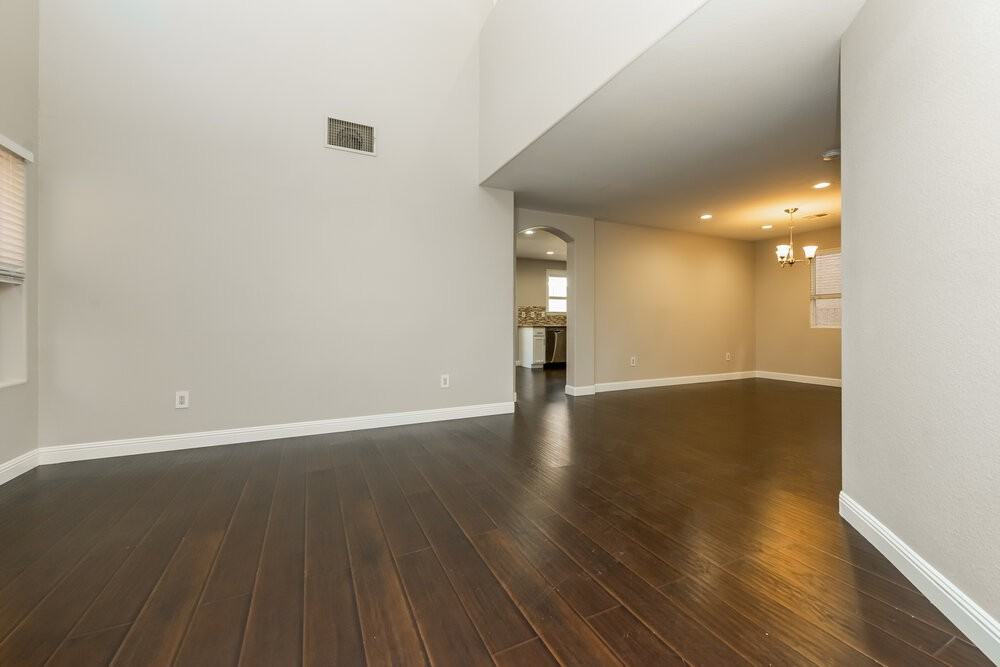 9453 Grandview Spring Ave - Photo 4 of 17
