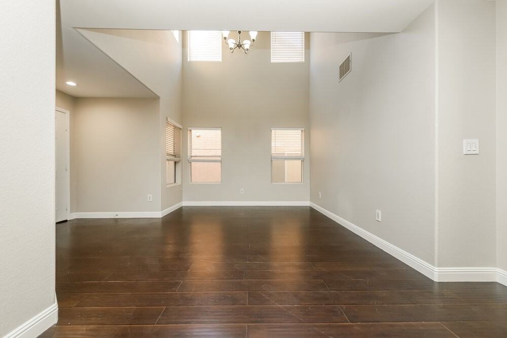 9453 Grandview Spring Ave - Photo 5 of 17
