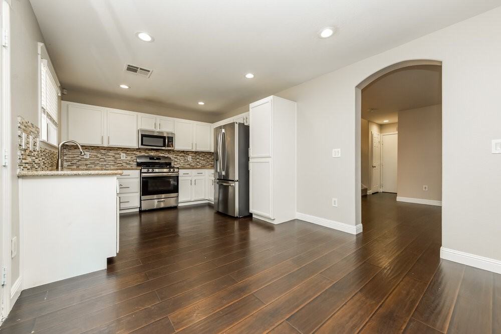 9453 Grandview Spring Ave - Photo 7 of 17