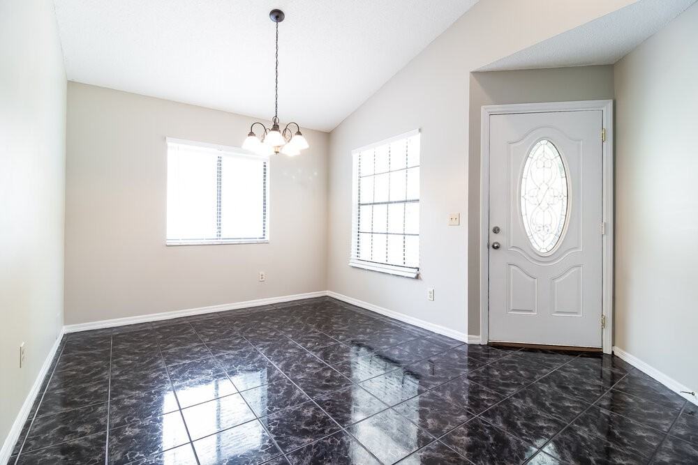 296 Morning Glory Dr - Photo 5 of 16