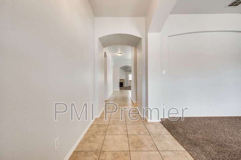 4005 Ringdove Way - Photo 4 of 30