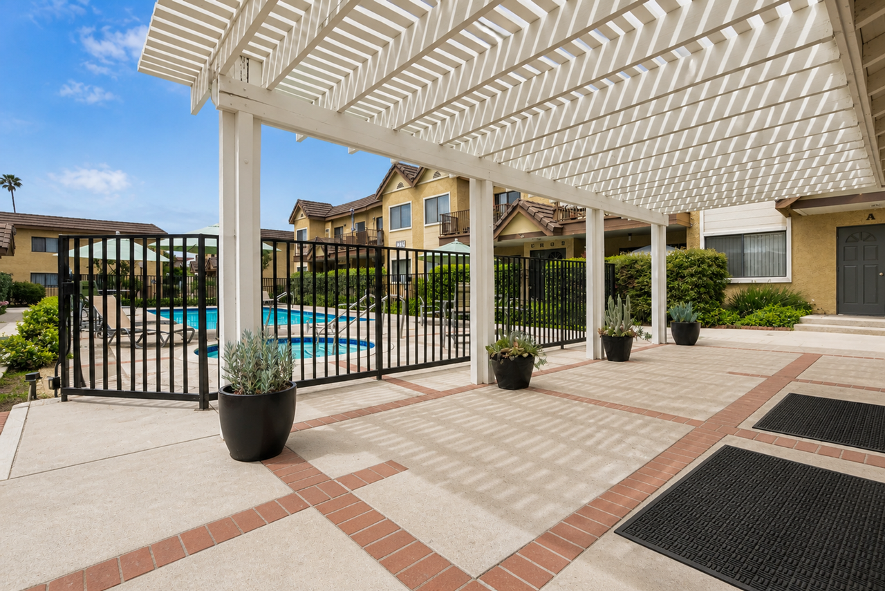 Monrovia Villas Apartments - Photo 5 of 9