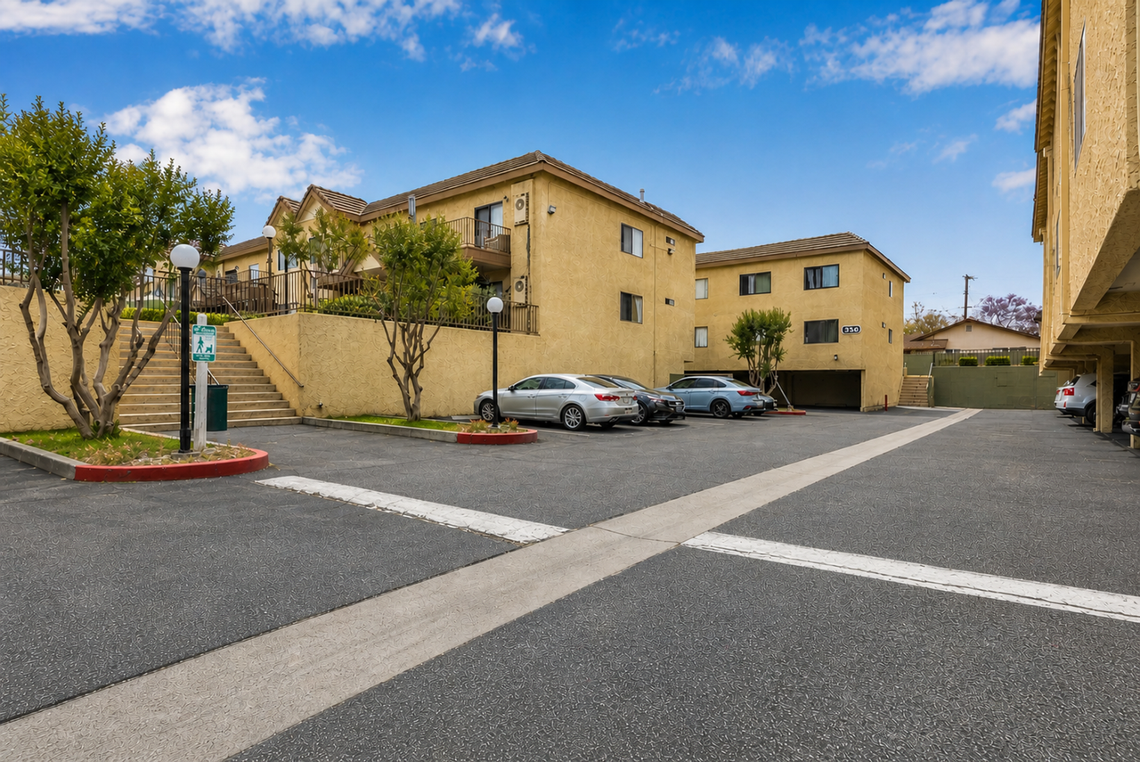 Monrovia Villas Apartments - Photo 7 of 9