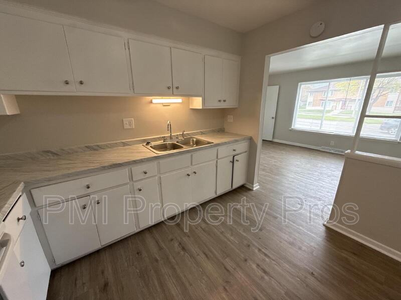 7701 W Hampton Ave #1 - Photo 6 of 17