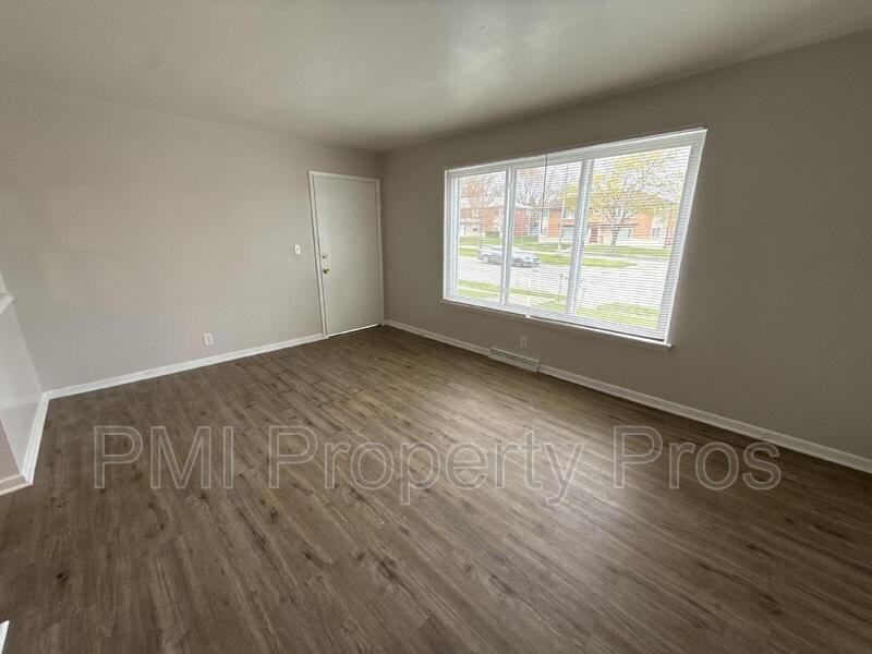7701 W Hampton Ave #2 - Photo 4 of 18