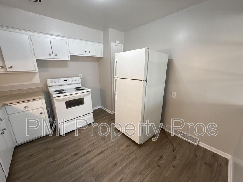 7701 W Hampton Ave #3 - Photo 5 of 17