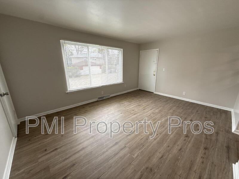 7701 W Hampton Ave #4 - Photo 3 of 18