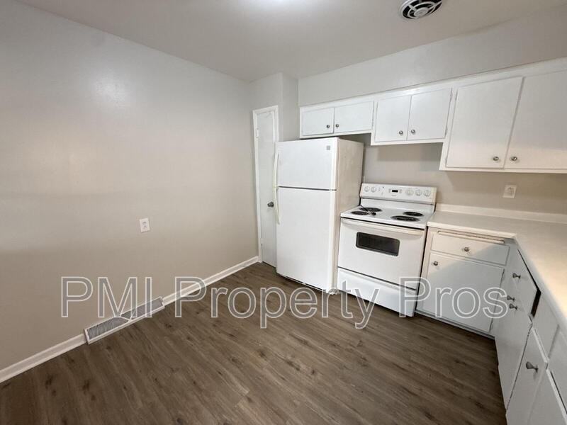 7701 W Hampton Ave #4 - Photo 5 of 18