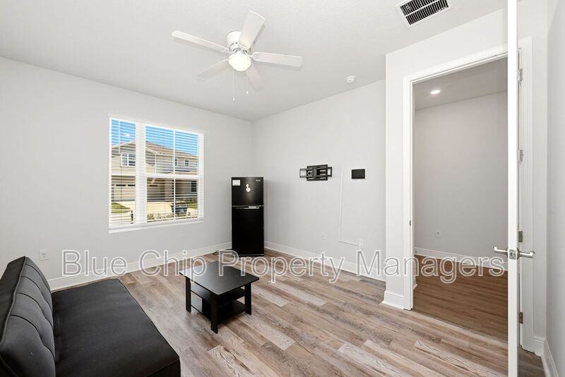 1128 Sugarwood St - Photo 7 of 50