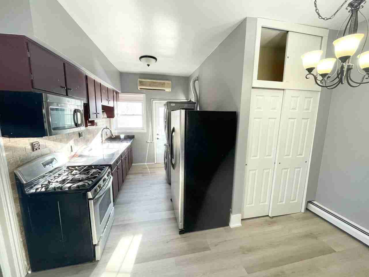 640 3rd Ave - Photo 5 of 27