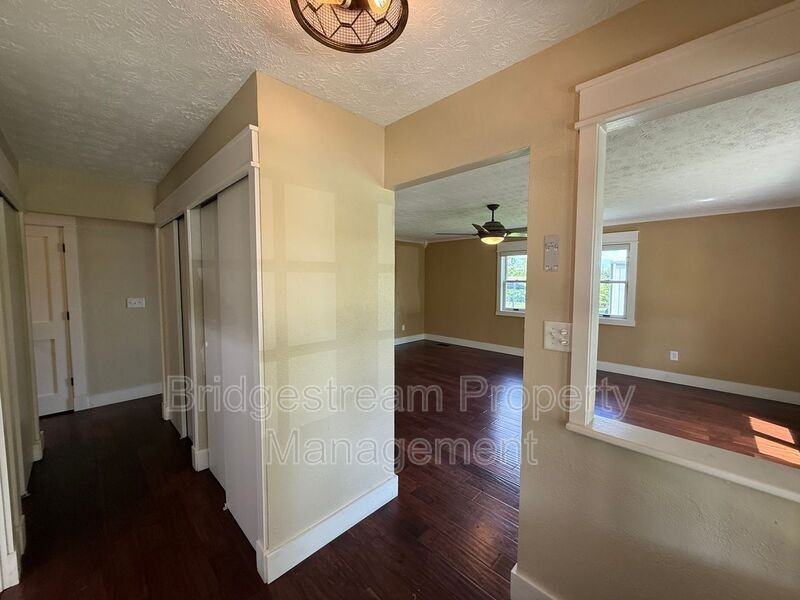 5611 Seybold Rd - Photo 2 of 19
