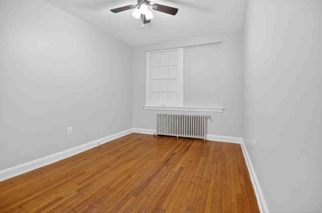 1901 Rosedale St NE - Photo 6 of 26