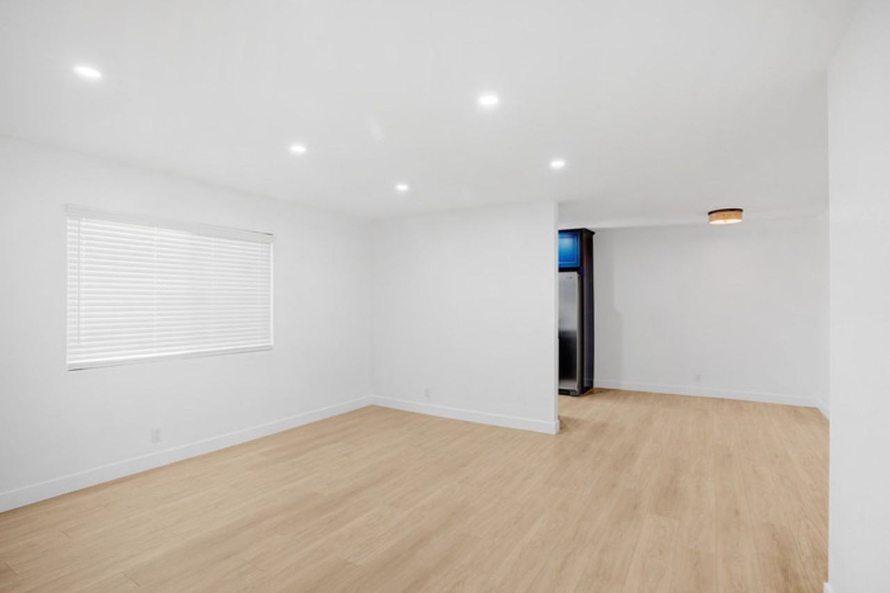 124 124 - 126 S Marengo Ave - 3 #3 - Photo 5 of 17