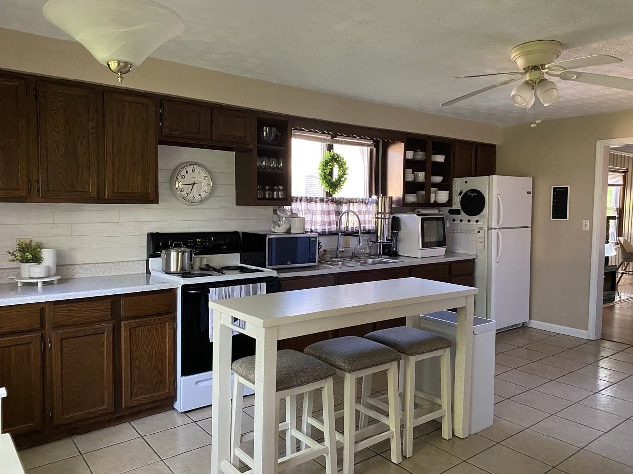 MAC  1206 - Photo 2 of 15